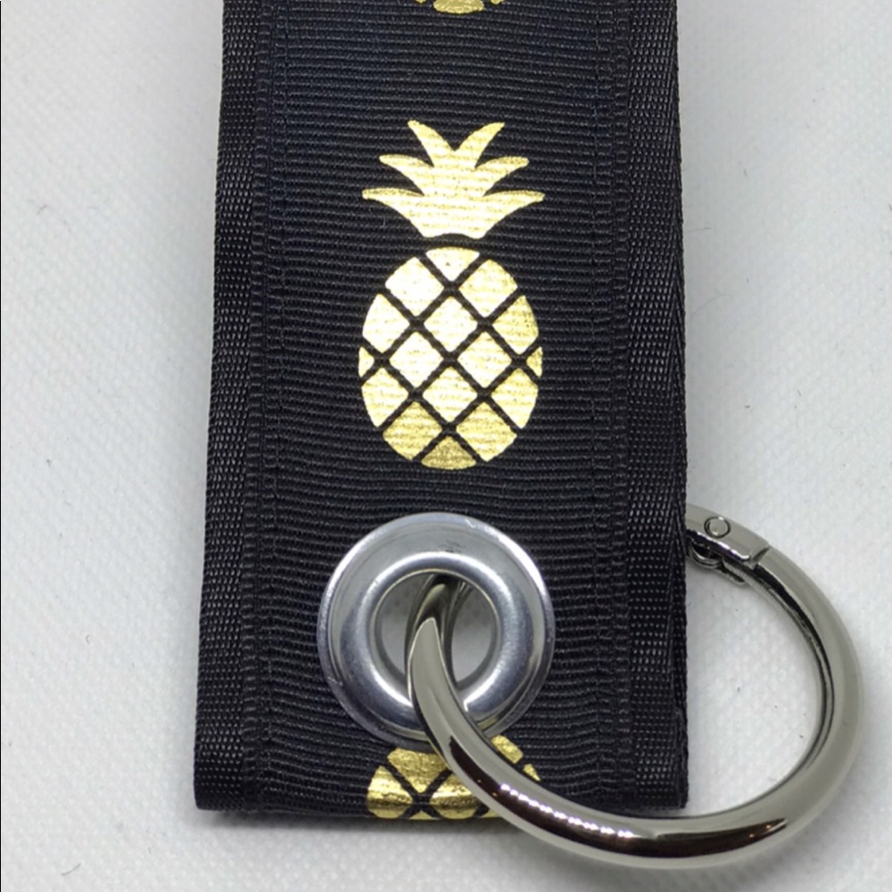Pineapple Delight 🍍 Keychain